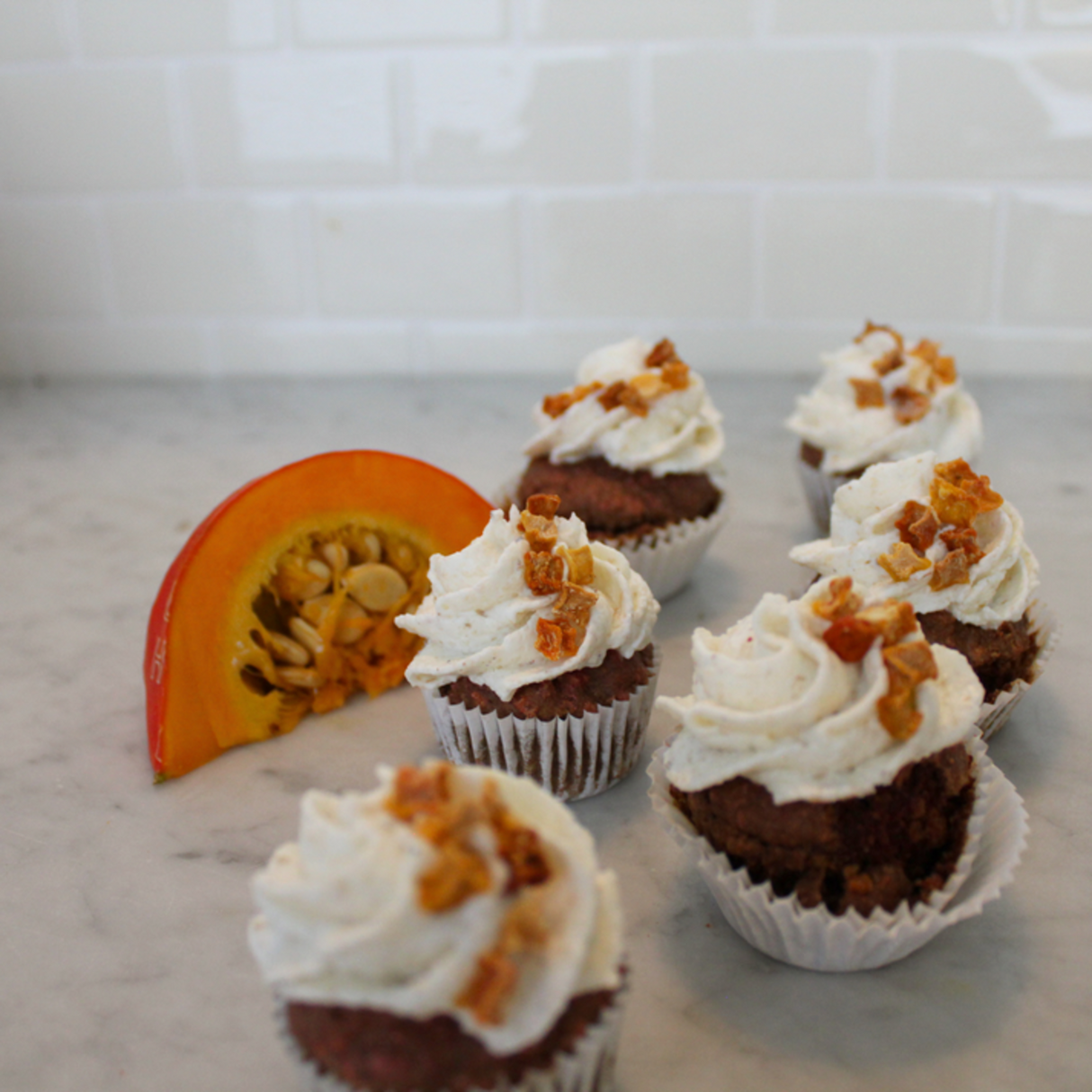 Pup-Cakes Backmischung für Hunde – Hafer, Lamm & Kürbis