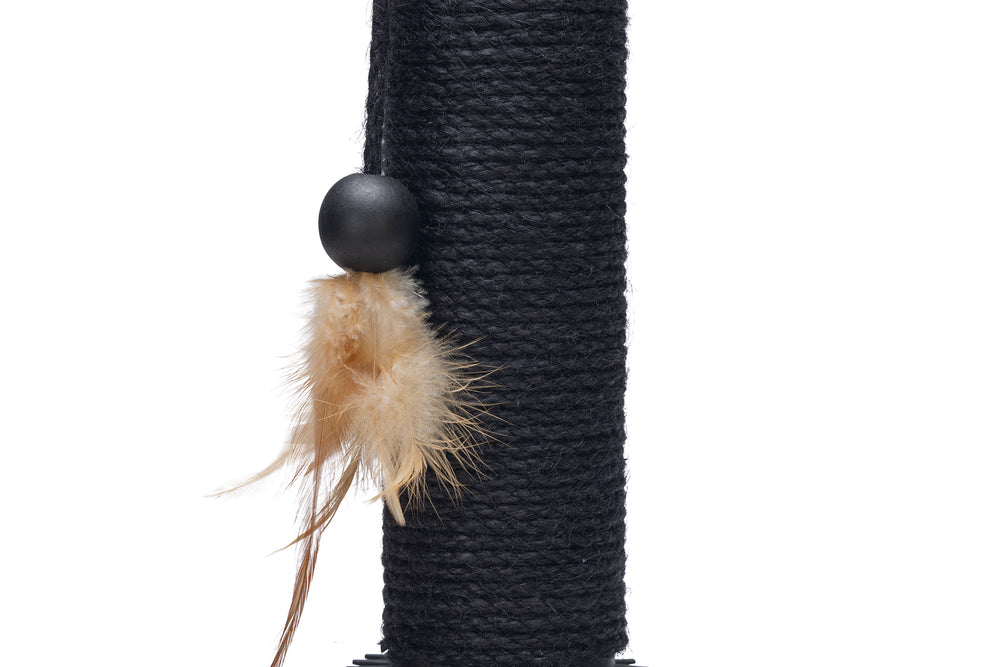 Designed by Lotte Fida – Kratzstamm aus Holz für Katzen