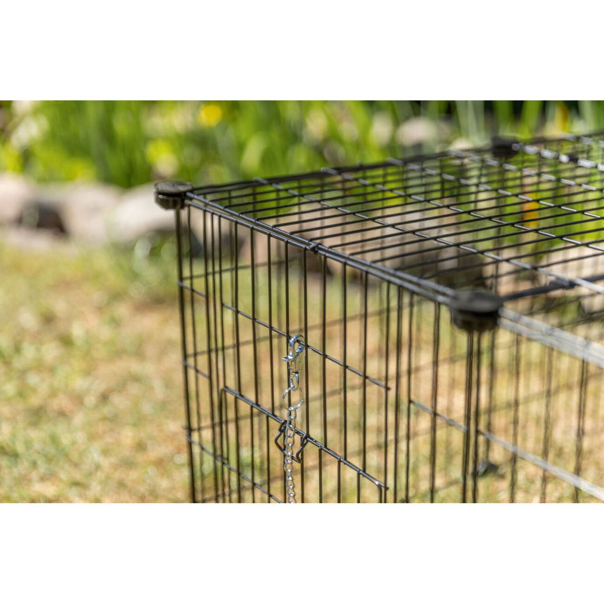 TRIXIE Freilaufgehege mit Abdeckung | Sicherer Auslauf für Kaninchen & Meerschweinchen – 152 × 38 × 72 cm, schwarz