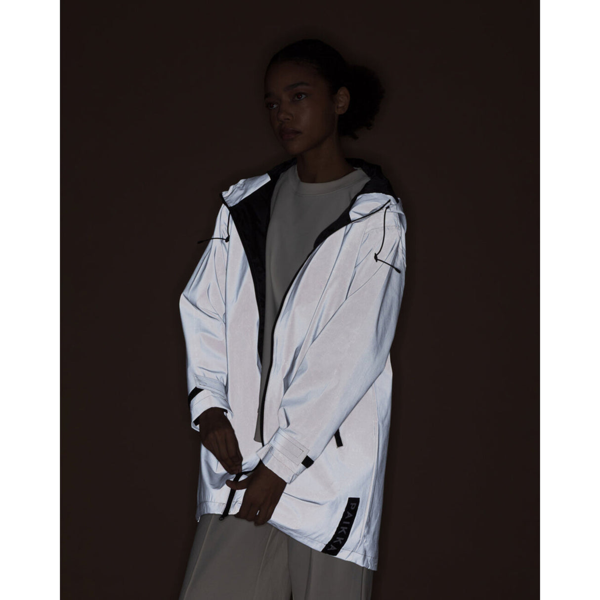 PAIKKA Visibility Raincoat Lite für Damen – Reflektierender & Wasserdichter Regenmantel