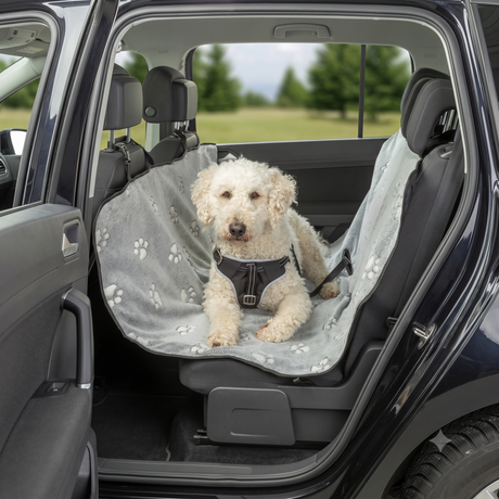 TRIXIE Auto-Schondecke mit Pfotenmuster für die Rückbank – Schutz & Komfort für deinen Hund