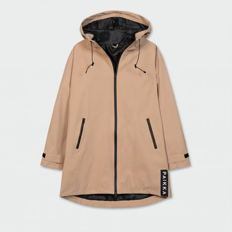 PAIKKA Human Visibility Raincoat Lite Taupe – reflektierende Damen-Regenjacke