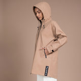 PAIKKA Human Visibility Raincoat Lite Taupe – reflektierende Damen-Regenjacke