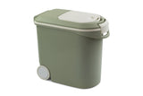 Curver Futtercontainer mit Rollen – Misty Green | 35L & 54L