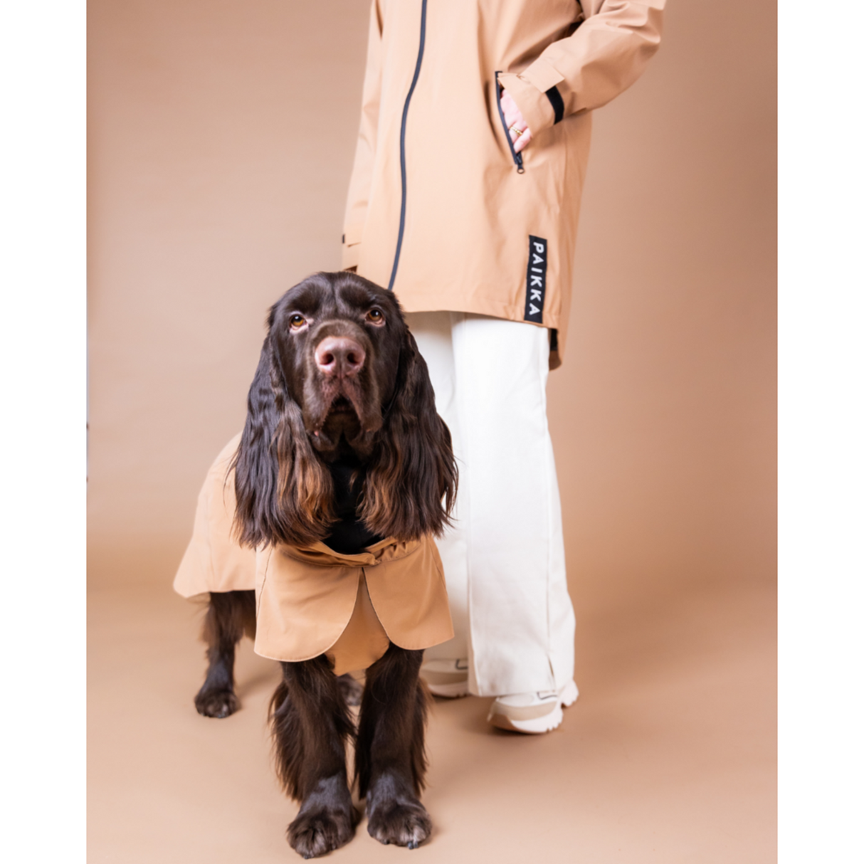 PAIKKA Visibility Raincoat Lite für Damen – Reflektierender & Wasserdichter Regenmantel