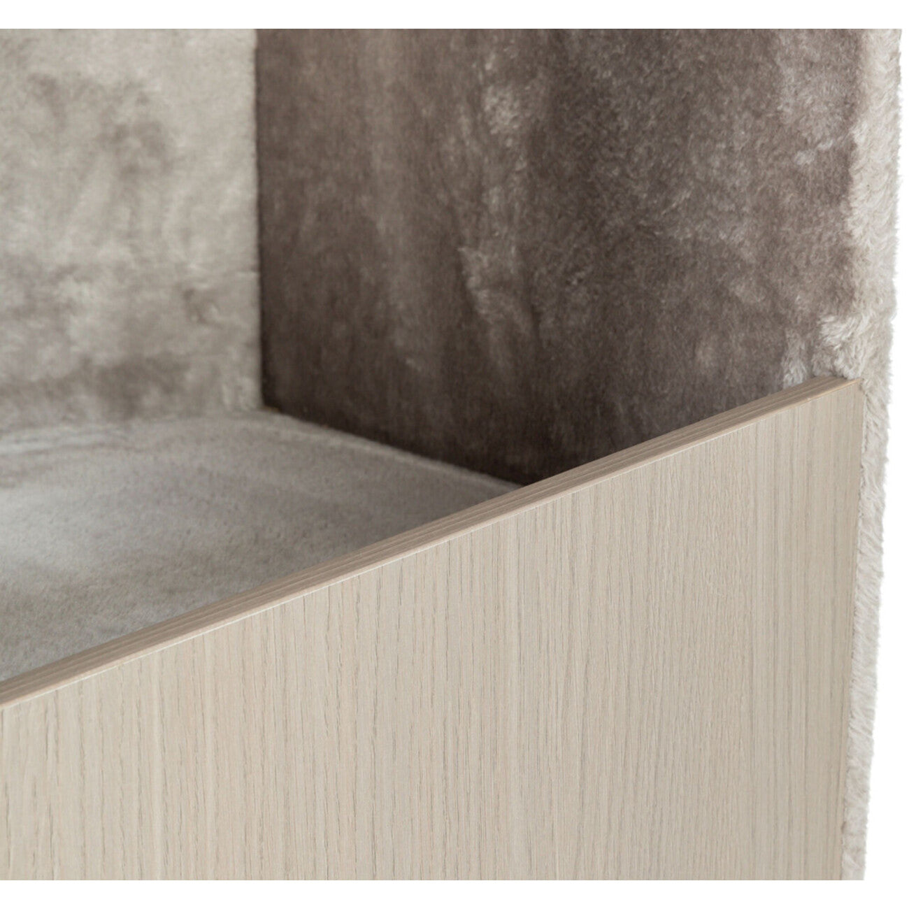 TRIXIE Kratzbaum Marina – Robuster Kratzbaum in Holz-Optik, ideal für mittlere Katzen 🏠 – Grundfläche: 78 × 45 cm, Höhe: 132 cm