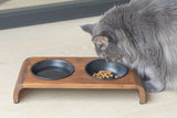 Designed By Lotte Holz Dinnerset Katze Melora – Stilvolle Futterstation aus Akazienholz