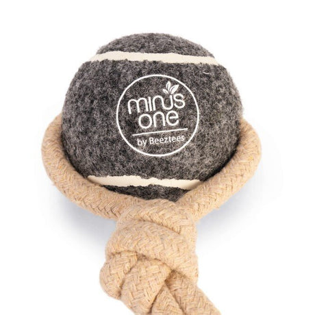 Minus One Nachhaltiger Tennisball mit Seil