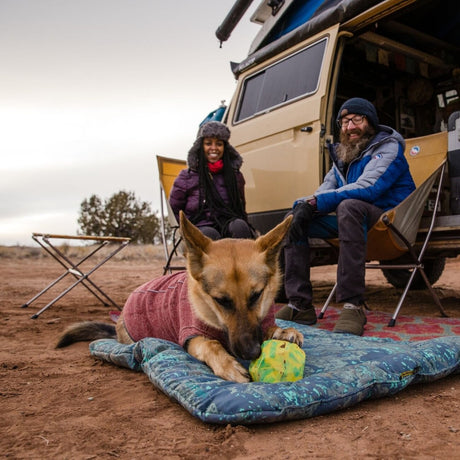 Ruffwear Spielzeug für Hunde Gnawt-a-Rock