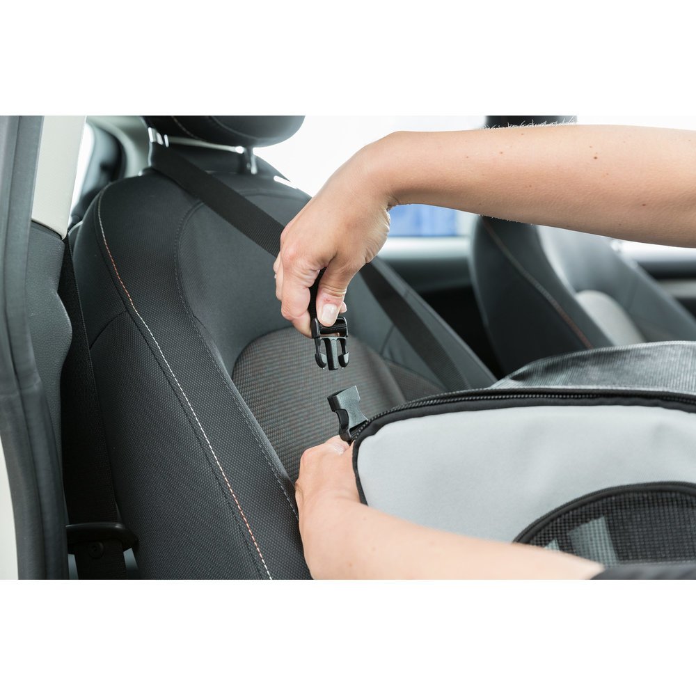 Hundeautositz mit Netzeinsätzen