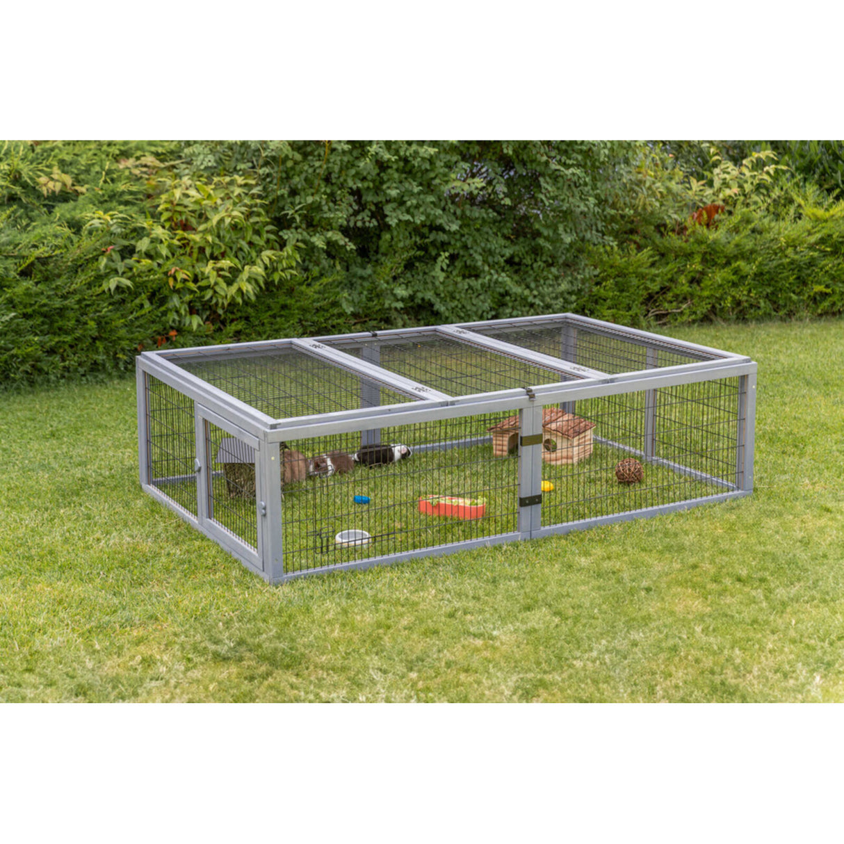 TRIXIE Freilauf mit Abdeckung für Kleintiere – Sicher & artgerecht! – 174 × 48 × 109 cm, braun